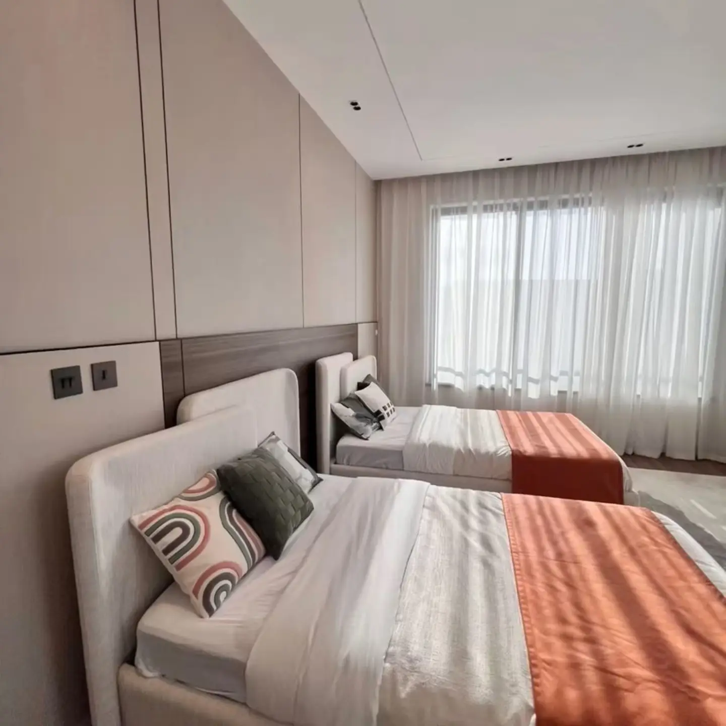Luxury 5 Bedroom Villas for Sale thumbnail 3