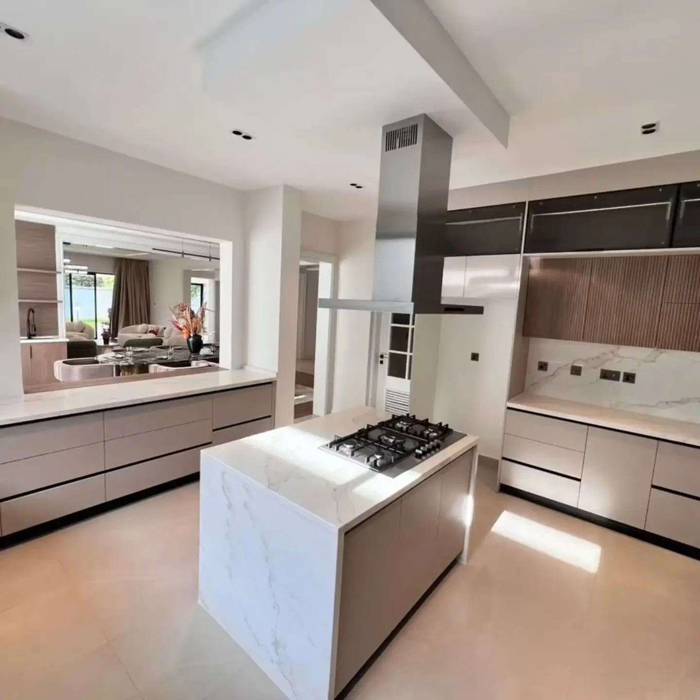 Luxury 5 Bedroom Villas for Sale thumbnail 7