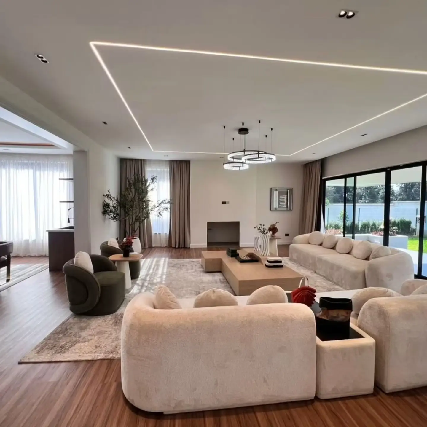 Luxury 5 Bedroom Villas for Sale thumbnail 11