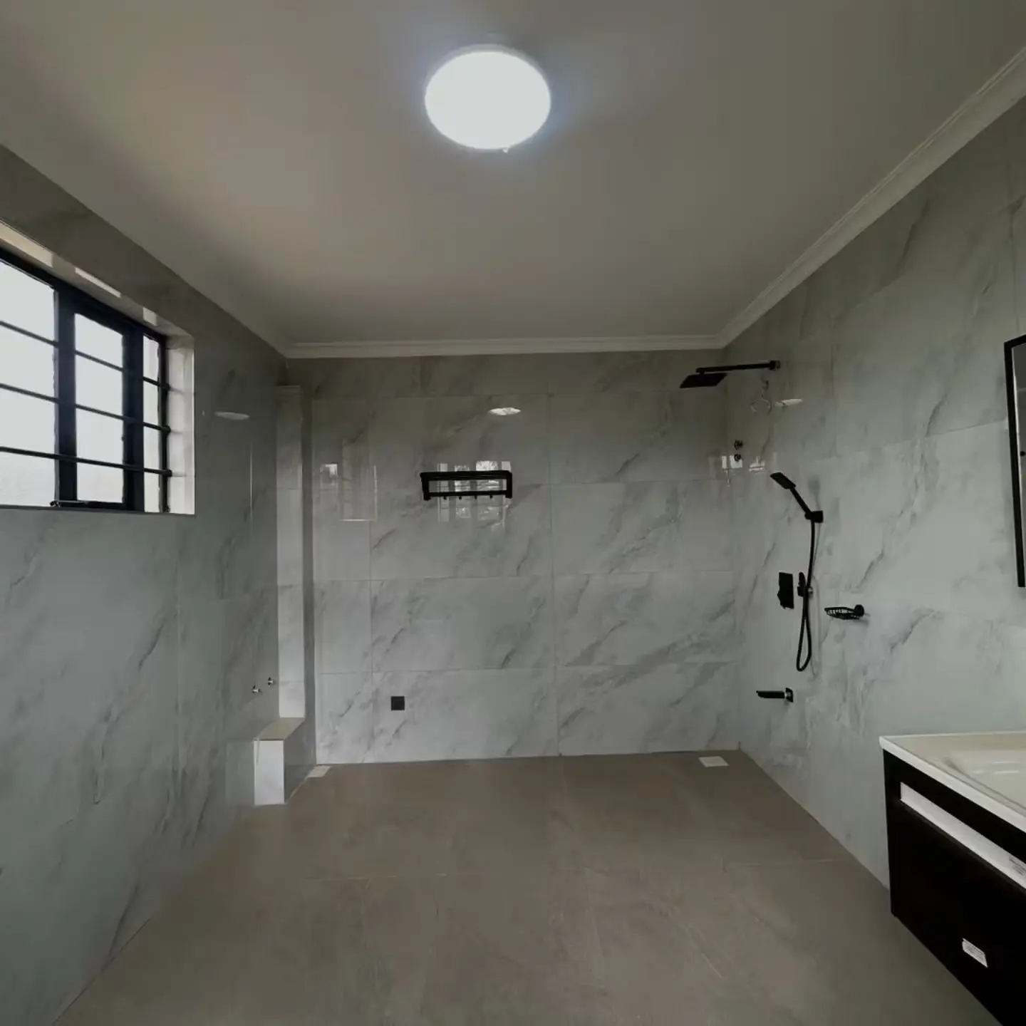 Elegant 4-Bedroom Home with DSQ For Sale thumbnail 9
