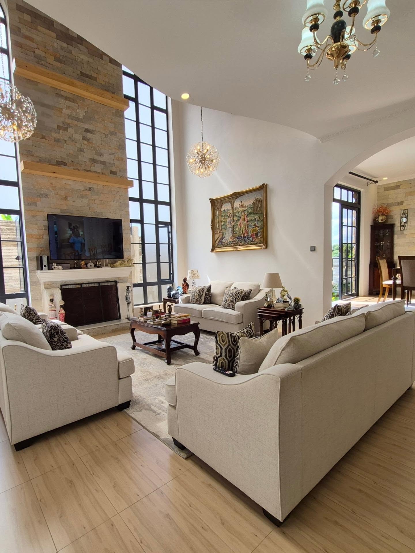 4 Bedroom All Ensuite Executive Residence for Sale thumbnail 5