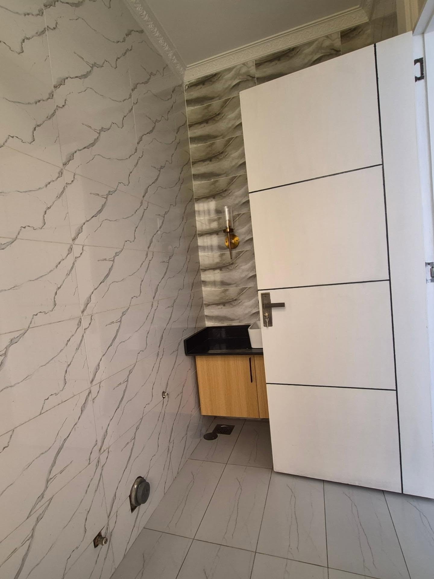 4 Bedroom All Ensuite Executive Residence for Sale thumbnail 8
