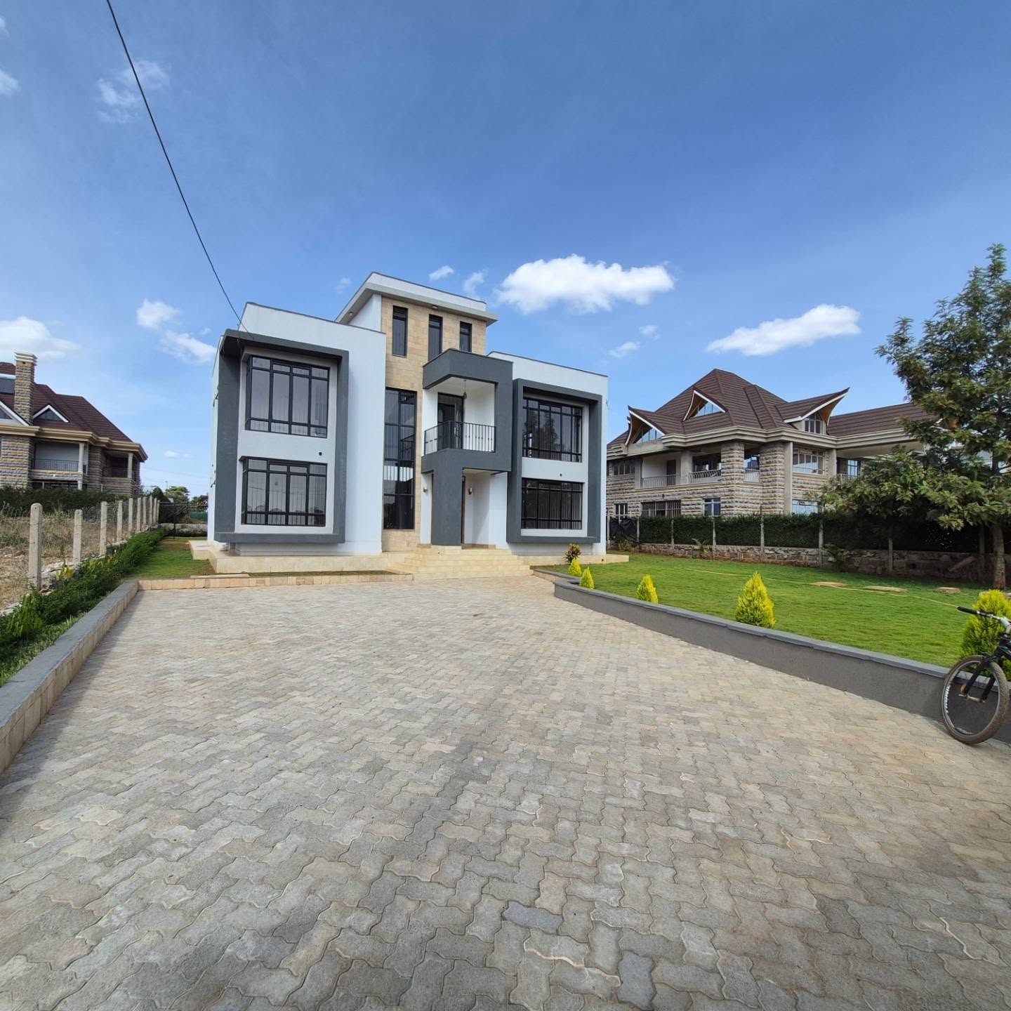 All Ensuite 4 Bedroom Townhouse For Sale thumbnail 3
