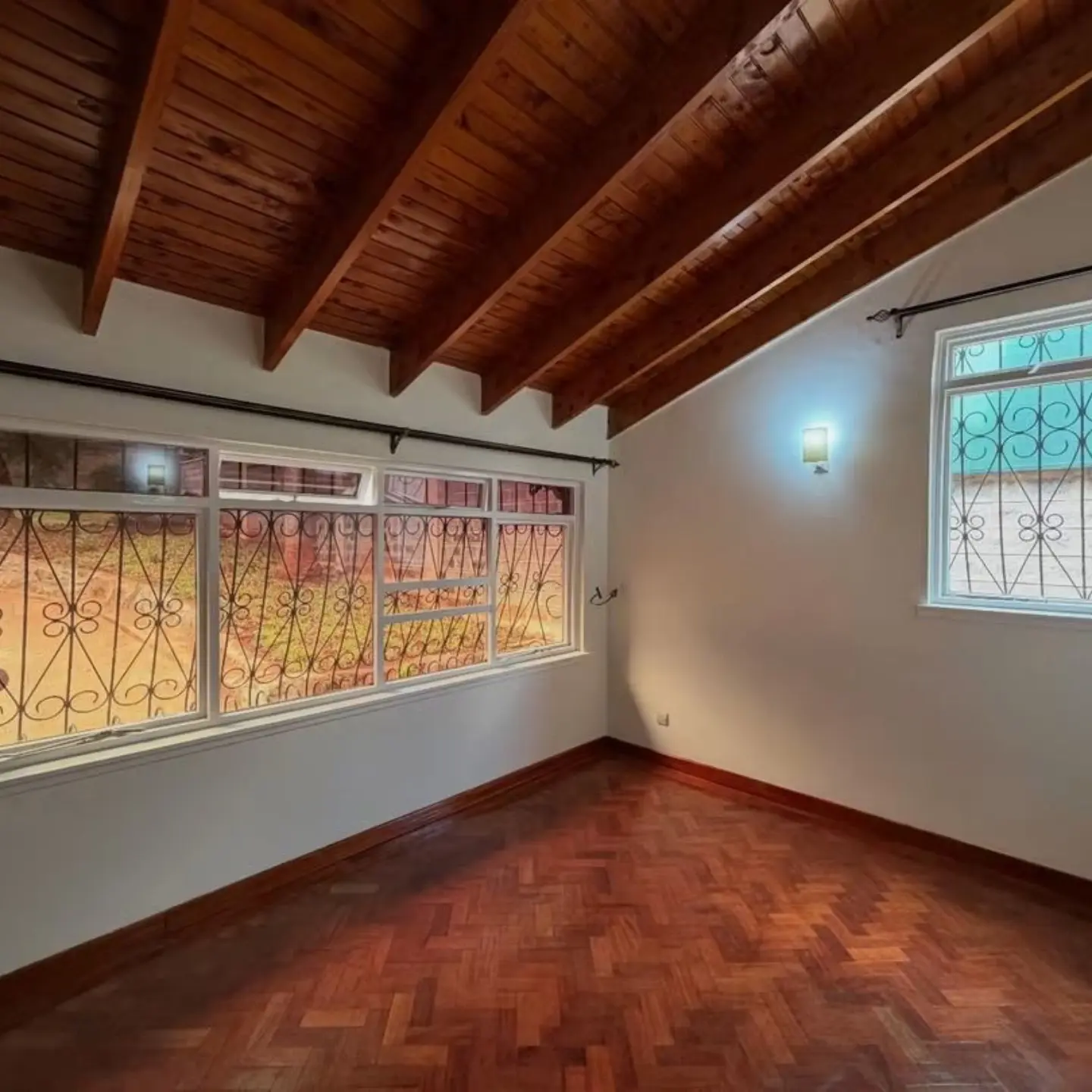 All Ensuite 4 Bedroom Townhouse For Sale thumbnail 12