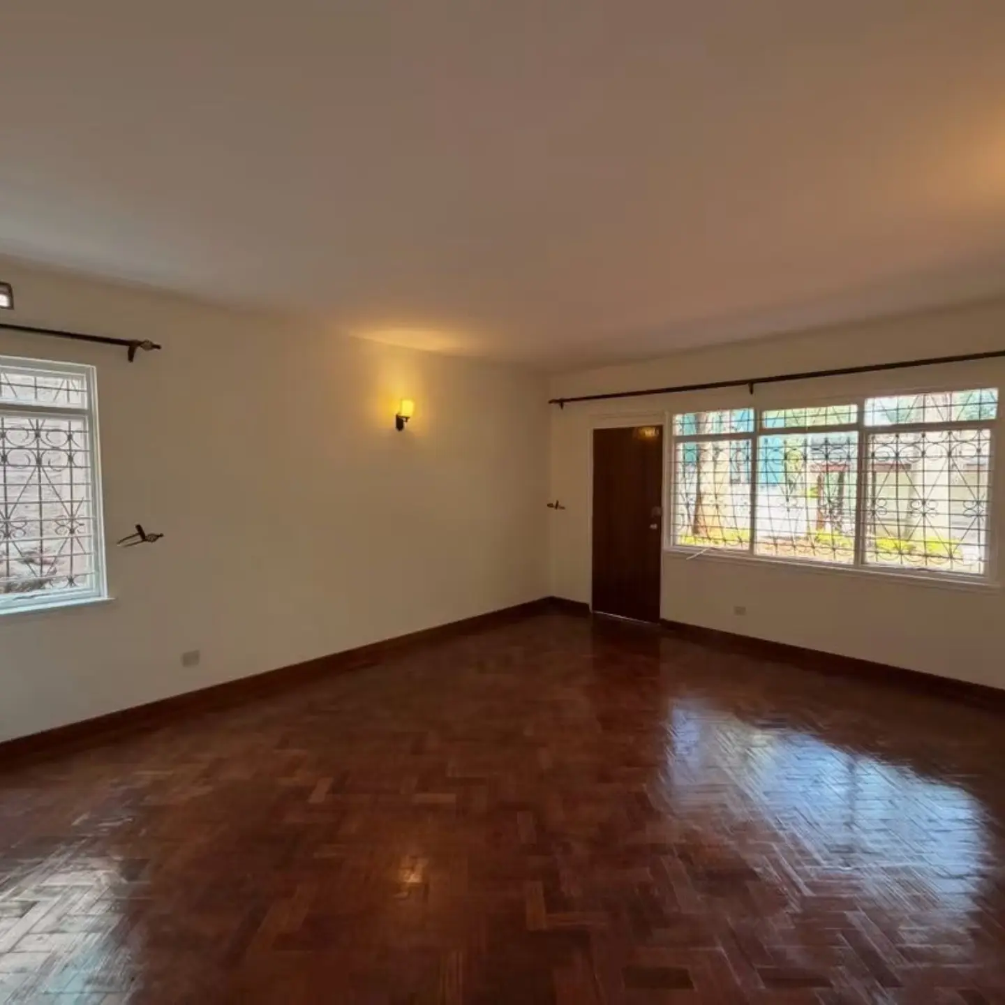 All Ensuite 4 Bedroom Townhouse For Sale thumbnail 13