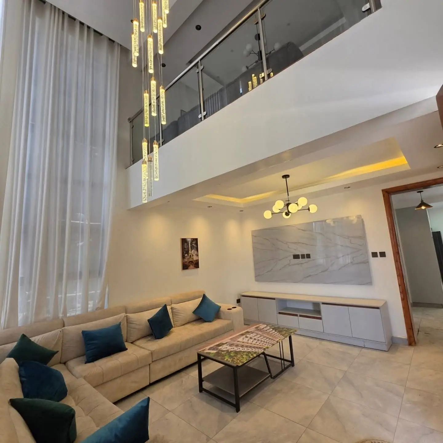 4 Bedroom +DSQ(All ensuite) For Sale thumbnail 2