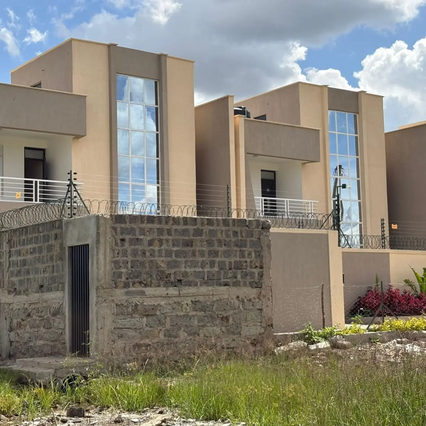 Tola Executive Villas For Sale thumbnail 2