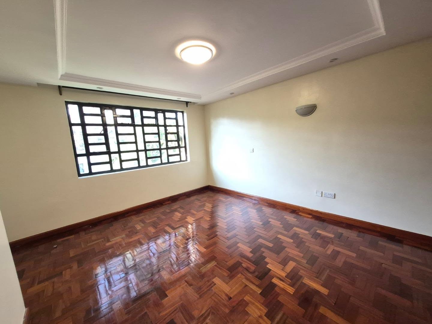 5 Bedroom House Let in Nairobi thumbnail 8