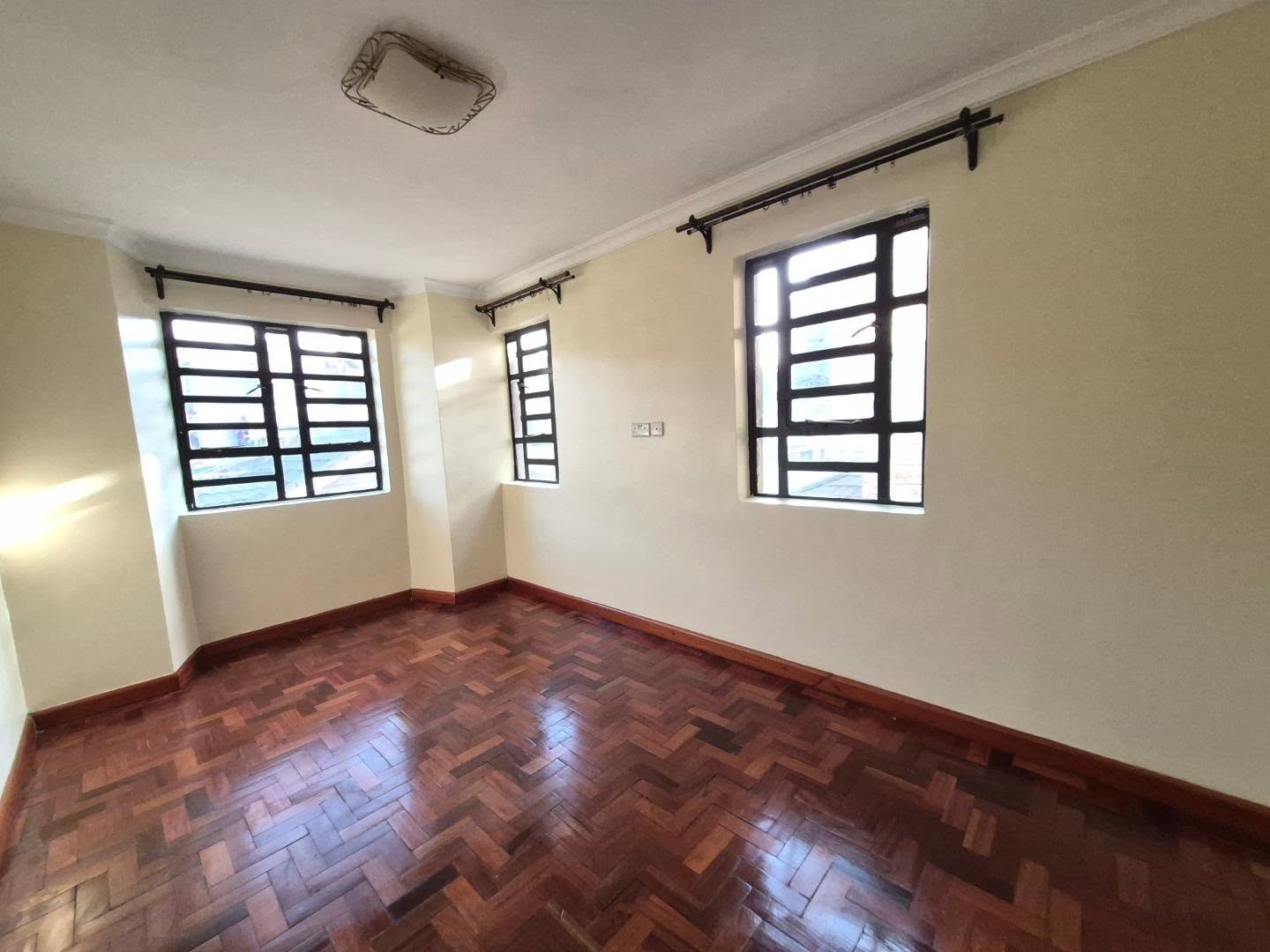 5 Bedroom House Let in Nairobi thumbnail 14