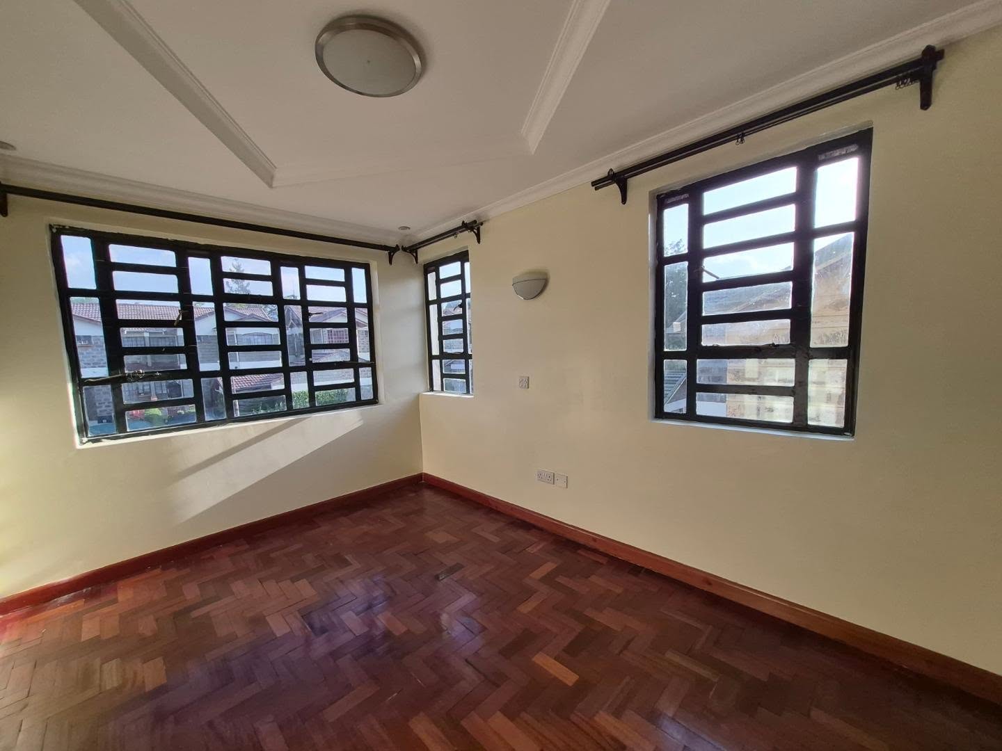 5 Bedroom House Let in Nairobi thumbnail 18
