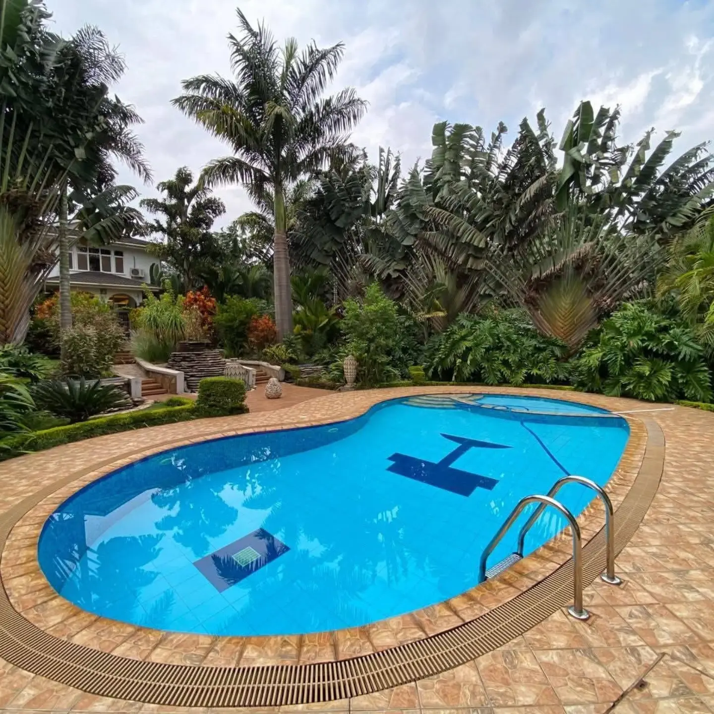 Newly Renovated 4-Bedroom + DSQ Villa | Runda — Runda, Nairobi