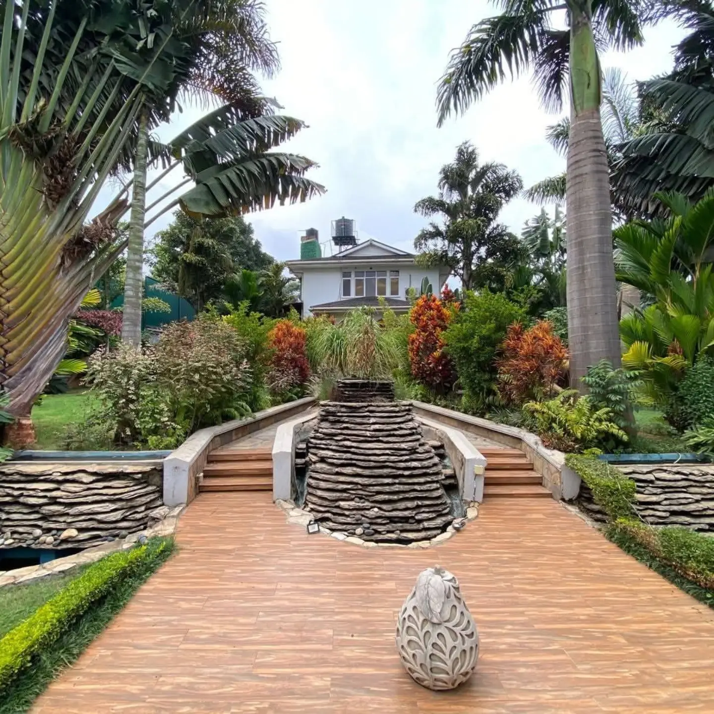 Newly Renovated 4-Bedroom + DSQ Villa | Runda thumbnail 2