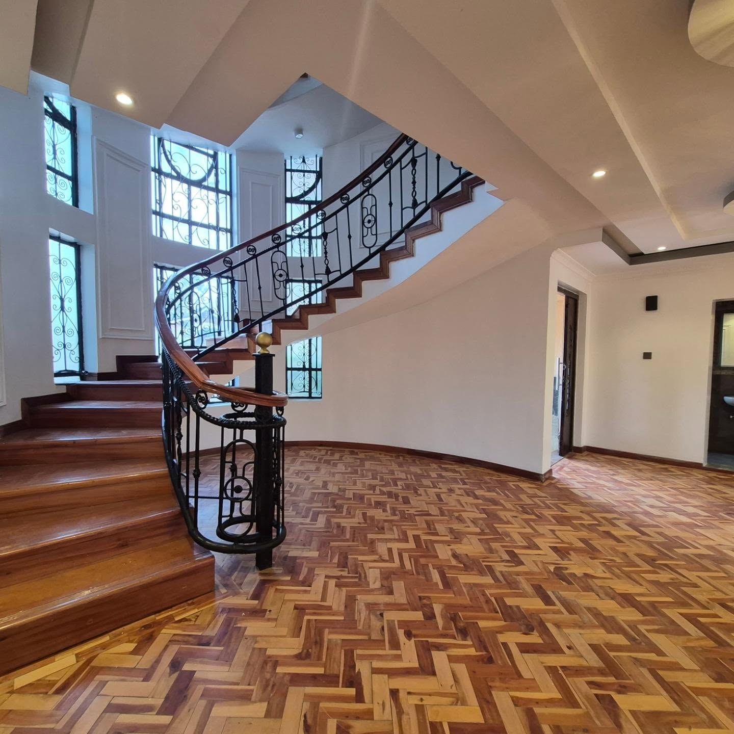 5-Bedroom + DSQ For Rent In Runda thumbnail 11