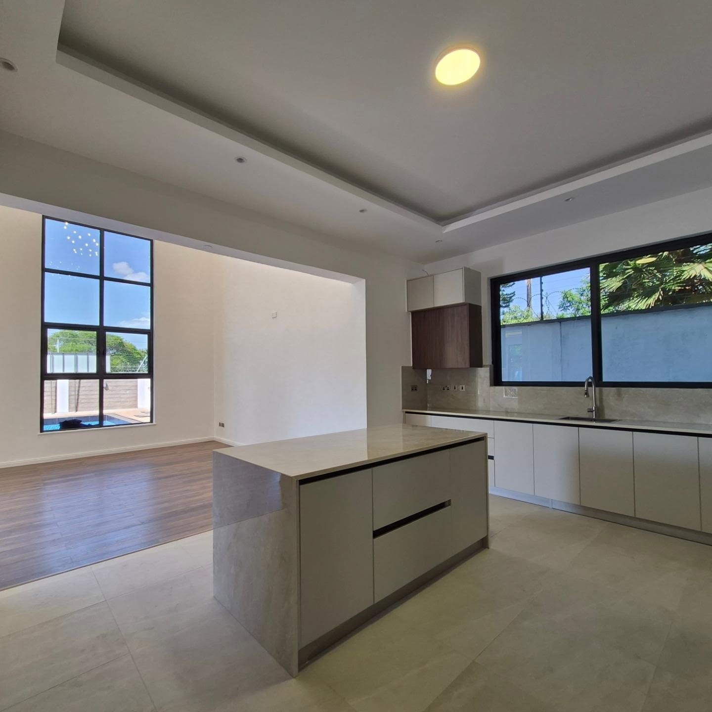 5 Bedroom Townhouse For Sale In Lavington thumbnail 2