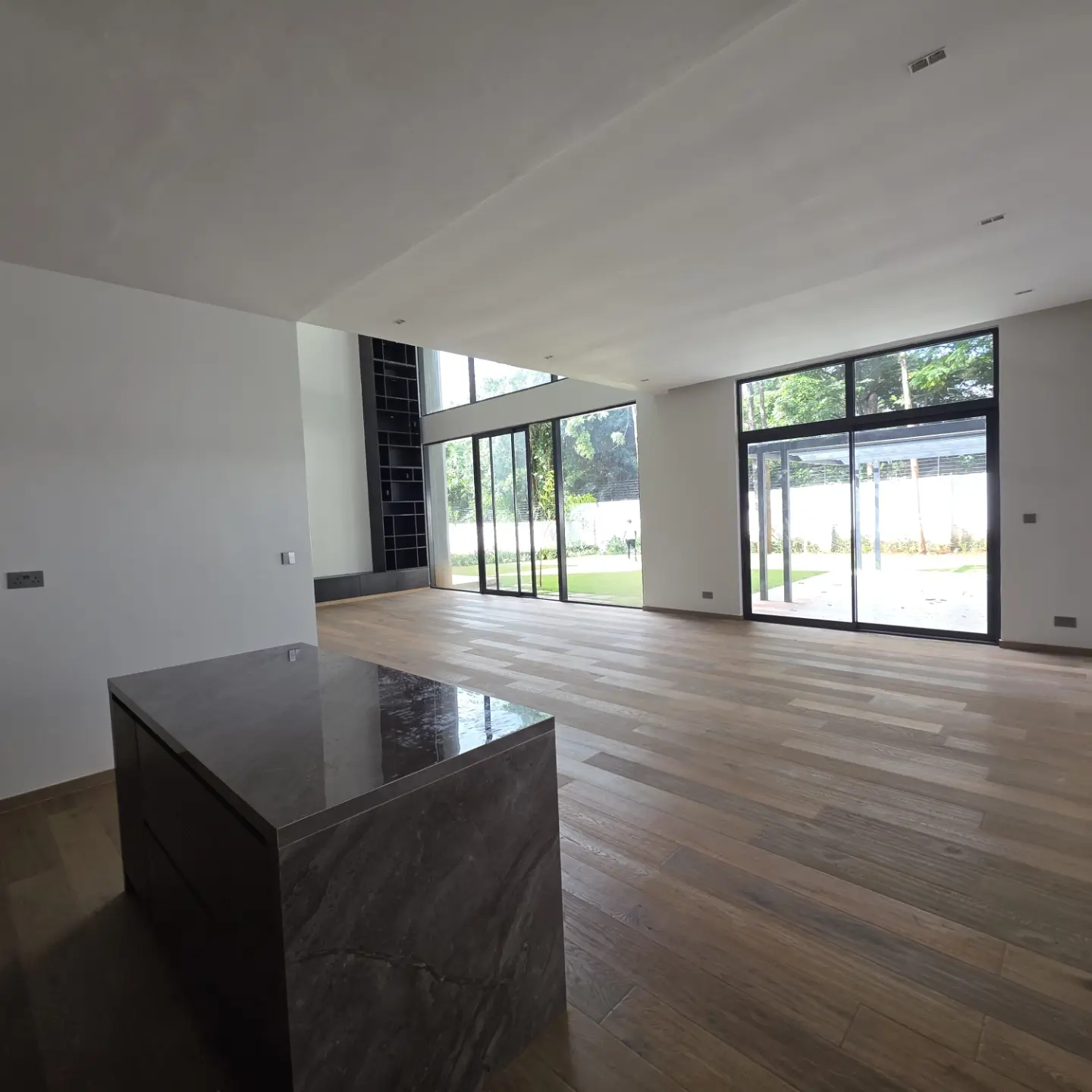 5 Bedroom + SQ Townhouse for Rent thumbnail 5