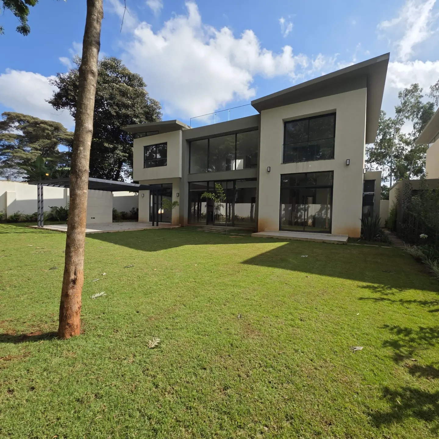 5 Bedroom + SQ Townhouse for Rent thumbnail 15