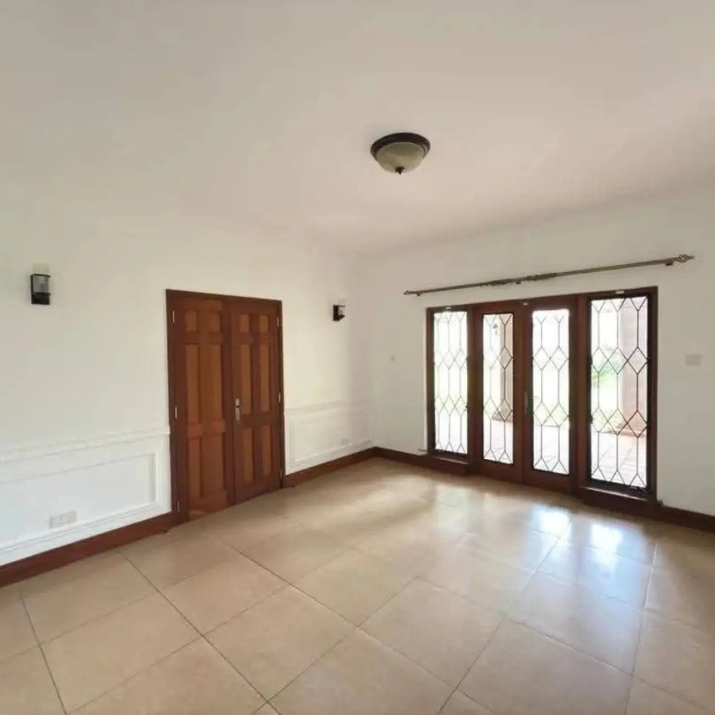 Elegant 5-Bedroom House on Half Acre . thumbnail 5