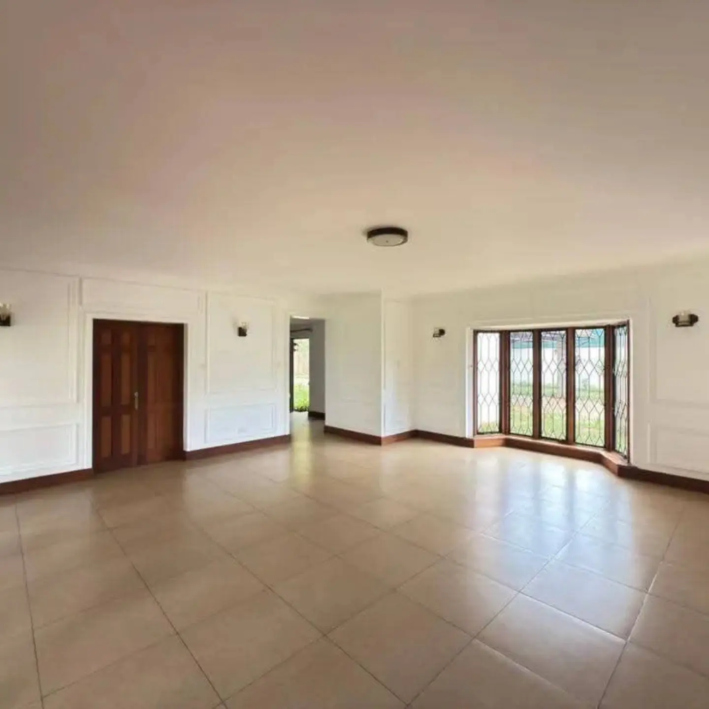 Elegant 5-Bedroom House on Half Acre . thumbnail 7