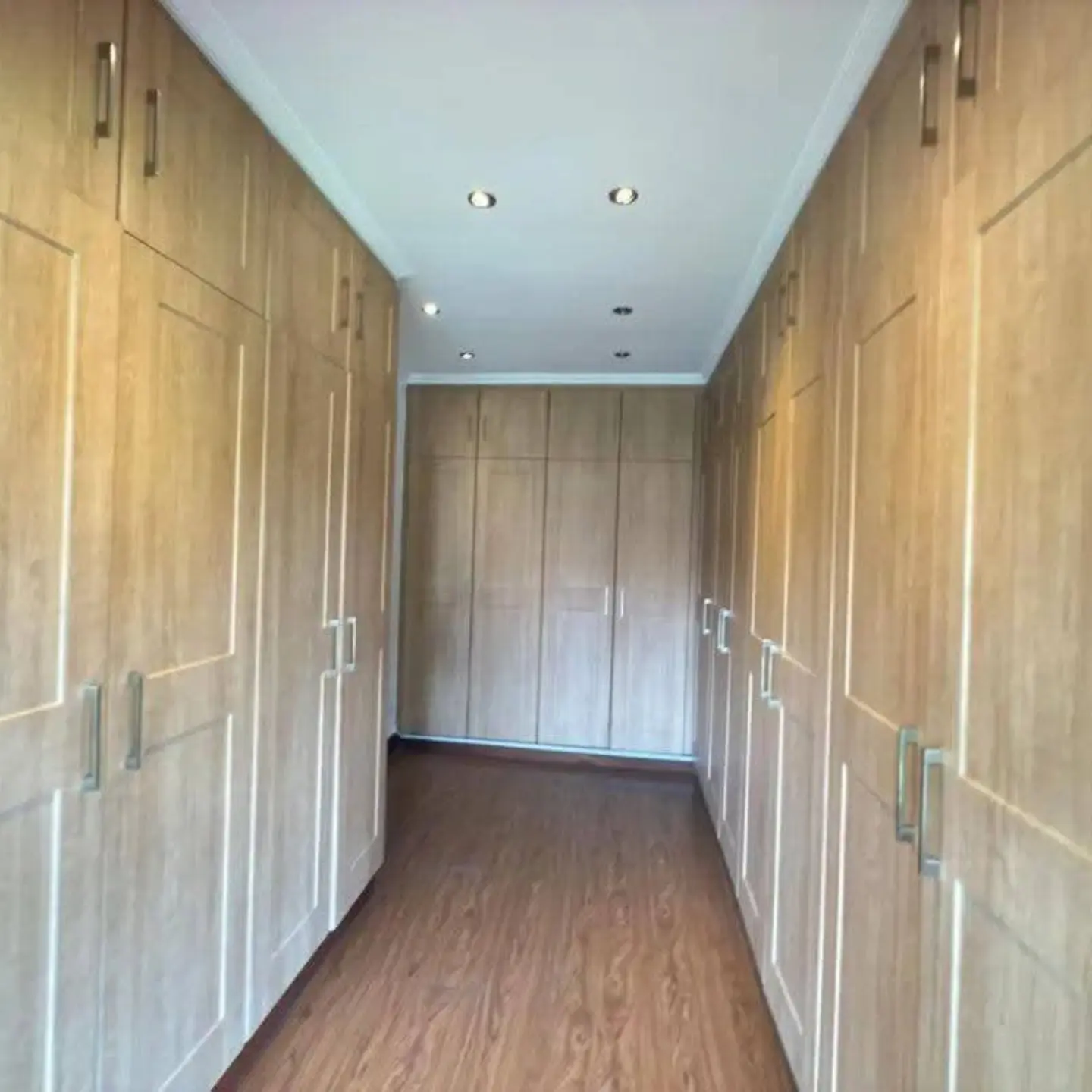 Elegant 5-Bedroom House on Half Acre . thumbnail 9