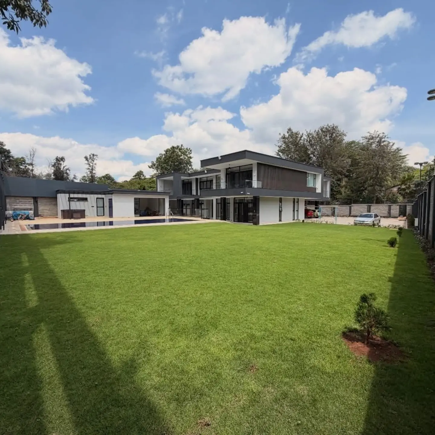 NEW LUXURY VILLA TO LET — NYARI ESTATE,NAIROBI thumbnail 3