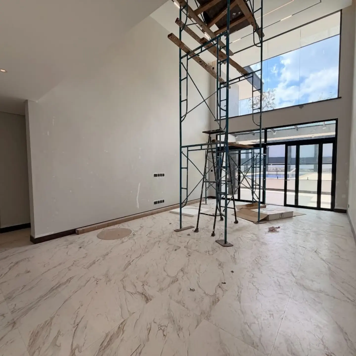 NEW LUXURY VILLA TO LET — NYARI ESTATE,NAIROBI thumbnail 4