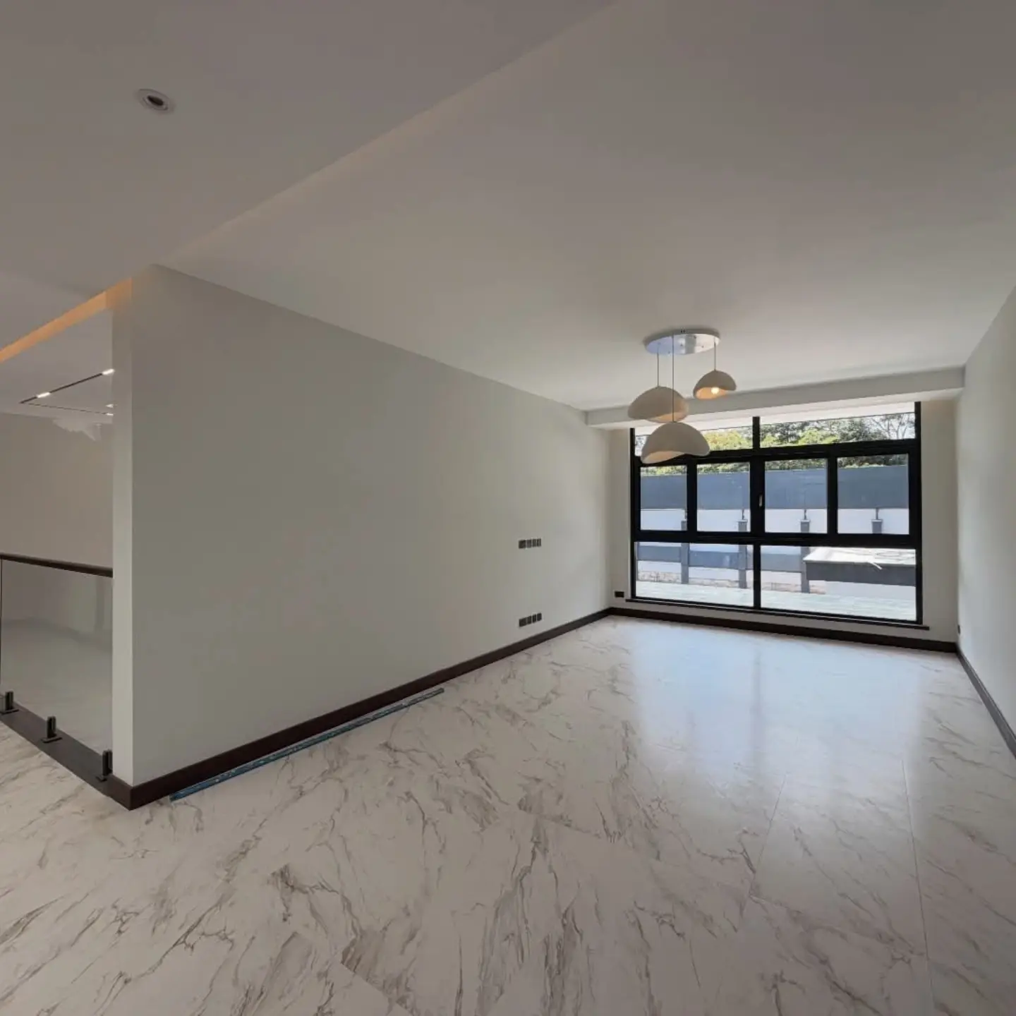 NEW LUXURY VILLA TO LET — NYARI ESTATE,NAIROBI thumbnail 13