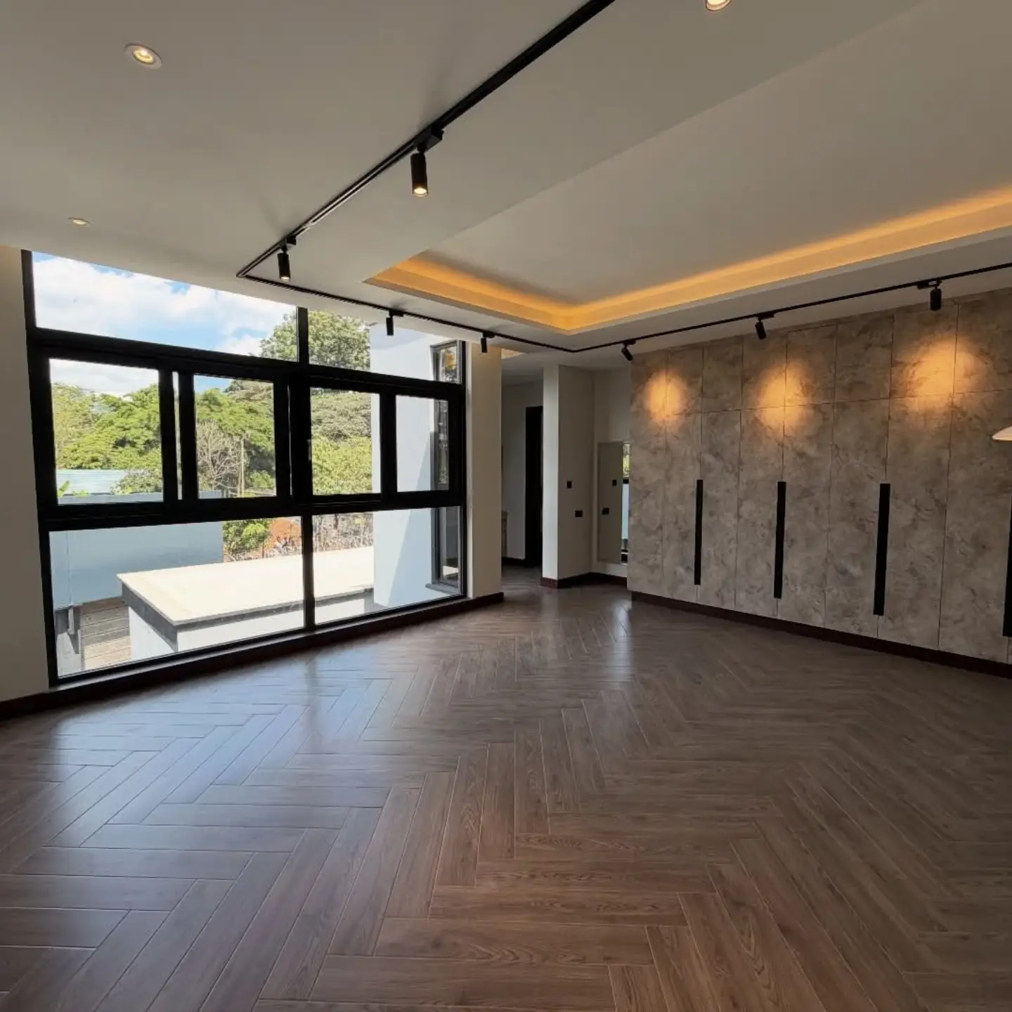 NEW LUXURY VILLA TO LET — NYARI ESTATE,NAIROBI thumbnail 16