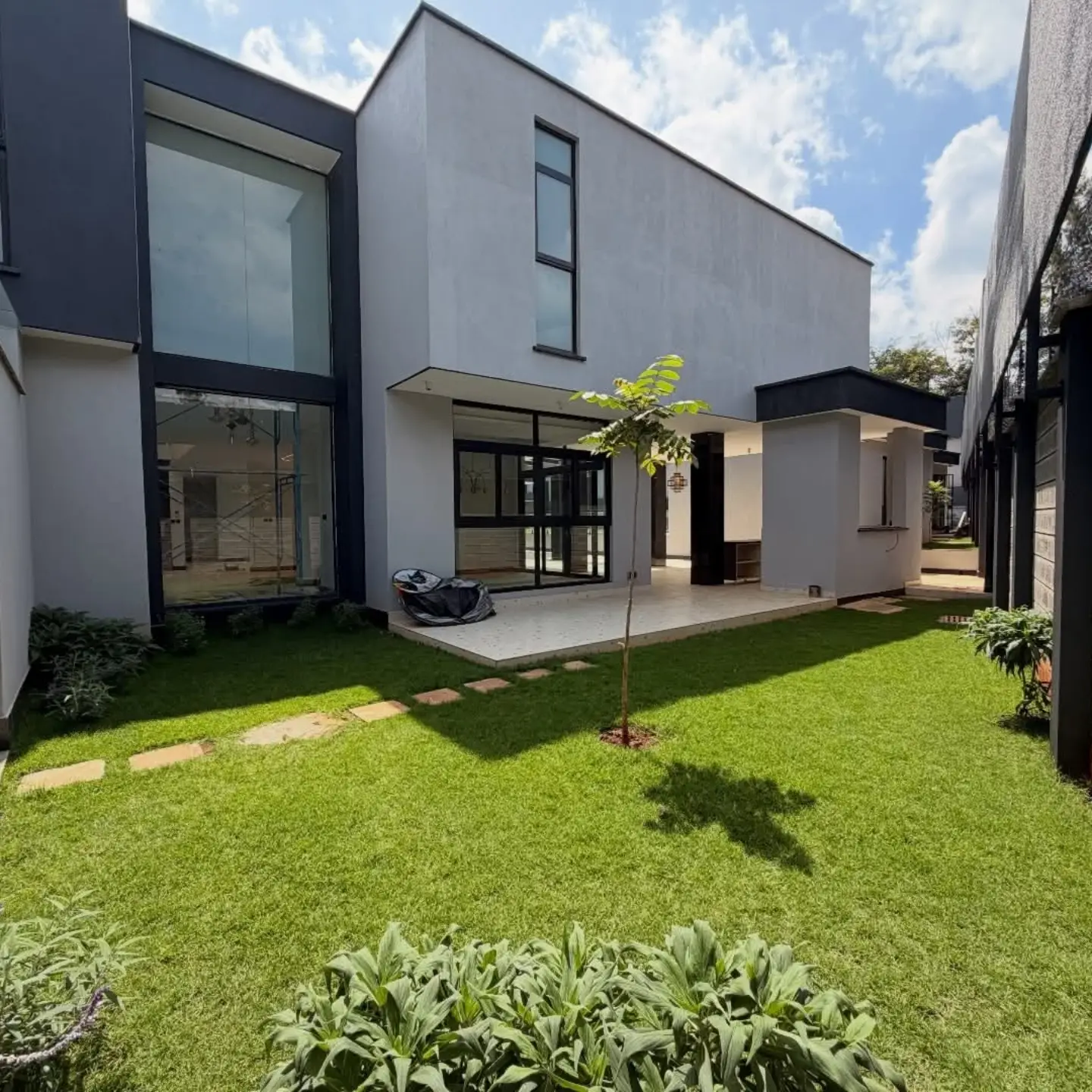 NEW LUXURY VILLA TO LET — NYARI ESTATE,NAIROBI thumbnail 20