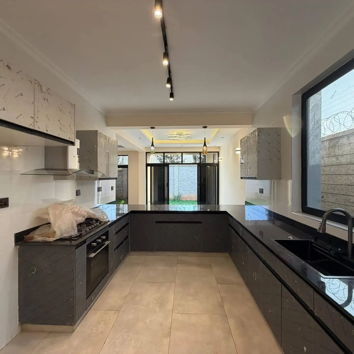 4 Bedroom Villas For Sale thumbnail 2