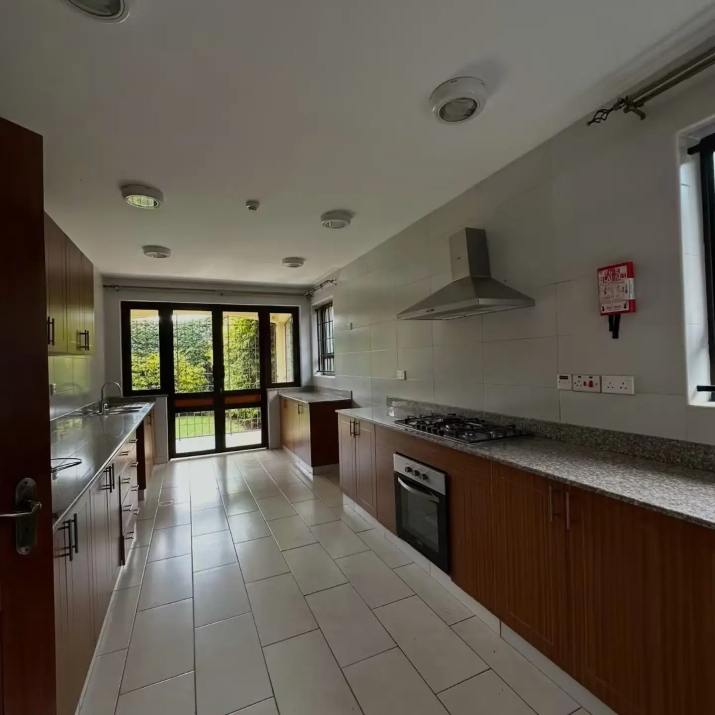 4 BEDROOM TOWNHOUSE FOR RENT — RUNDA, NAIROBI thumbnail 3