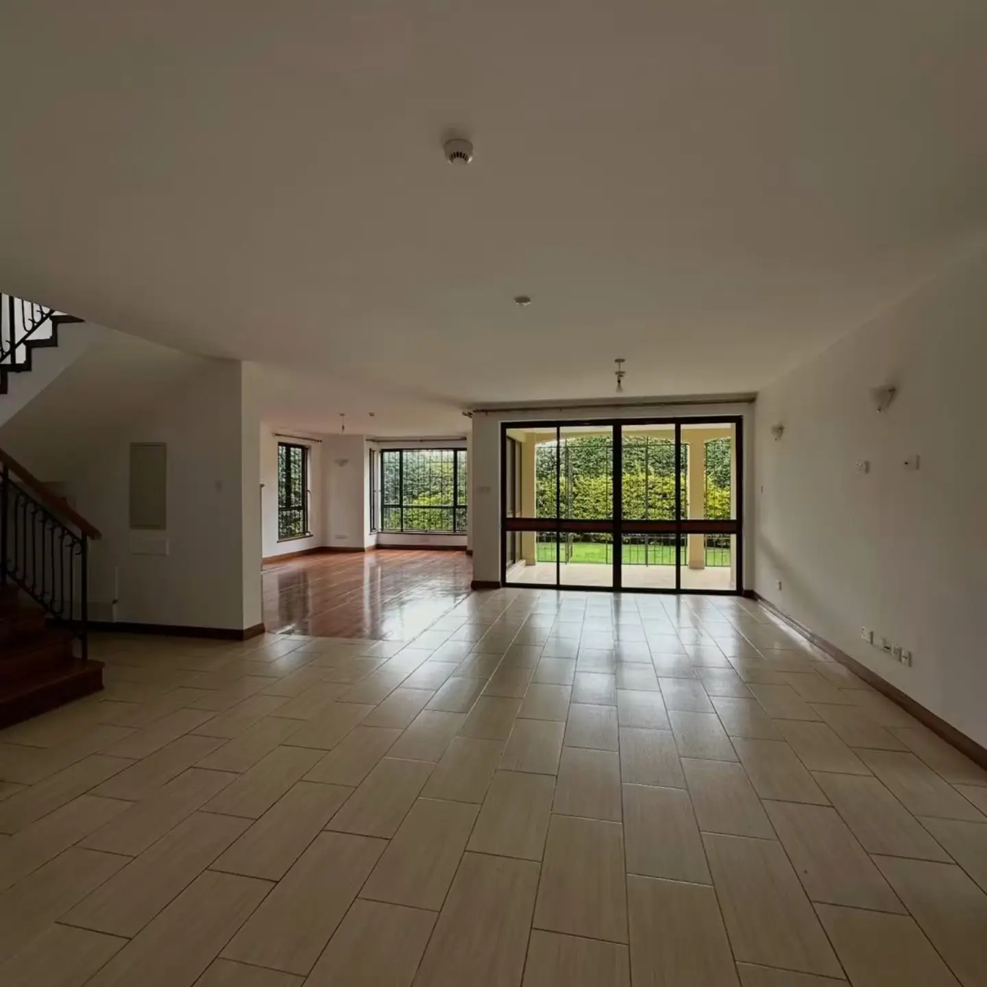 4 BEDROOM TOWNHOUSE FOR RENT — RUNDA, NAIROBI thumbnail 11