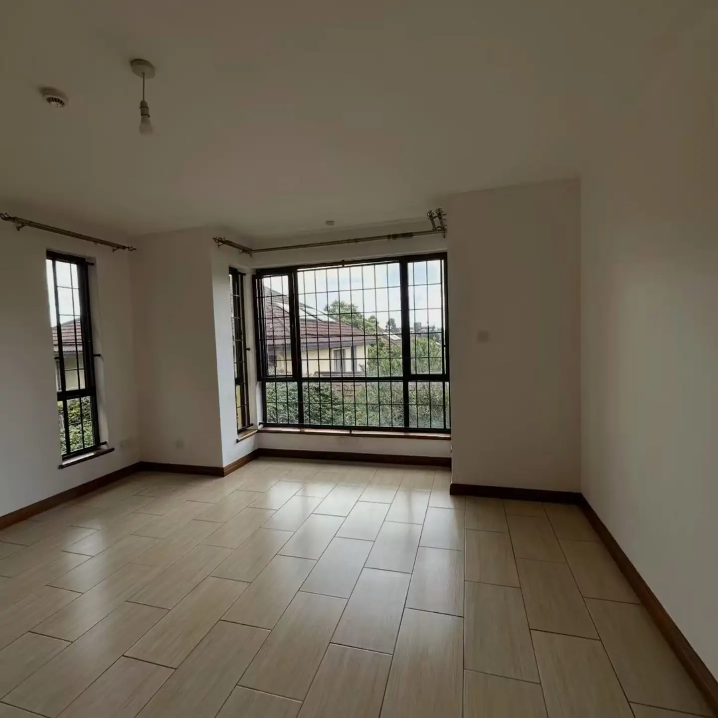 4 BEDROOM TOWNHOUSE FOR RENT — RUNDA, NAIROBI thumbnail 15
