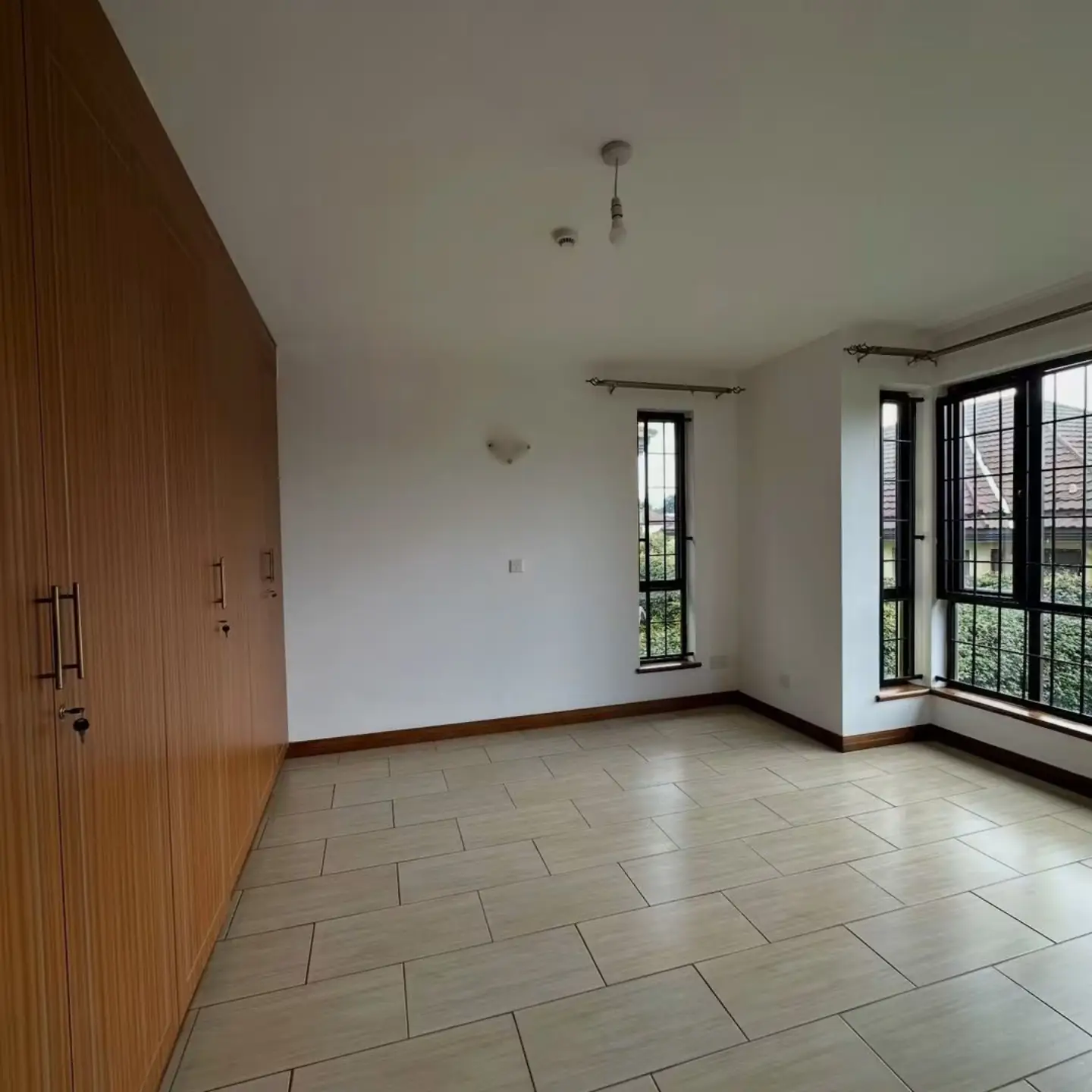 4 BEDROOM TOWNHOUSE FOR RENT — RUNDA, NAIROBI thumbnail 18