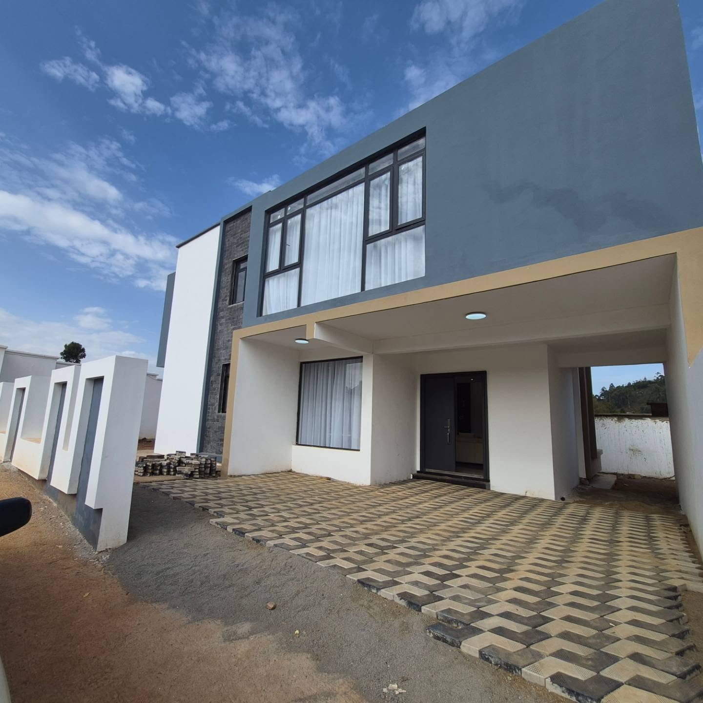5-bedroom maisonette plus DSQ — Karen, Kiambu