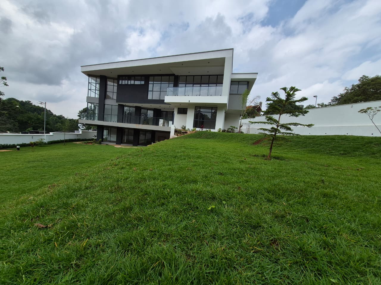 Exclusive 5-Bedroom Residence for Sale in Nyari Estate. — Nairobi, Nairobi