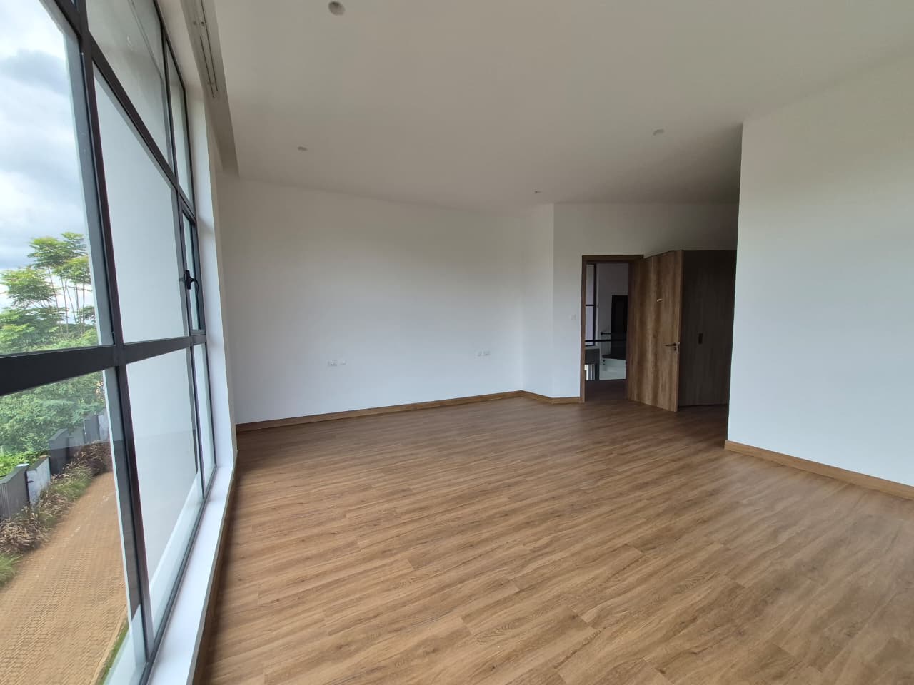 Exclusive 5-Bedroom Residence for Sale in Nyari Estate. thumbnail 18