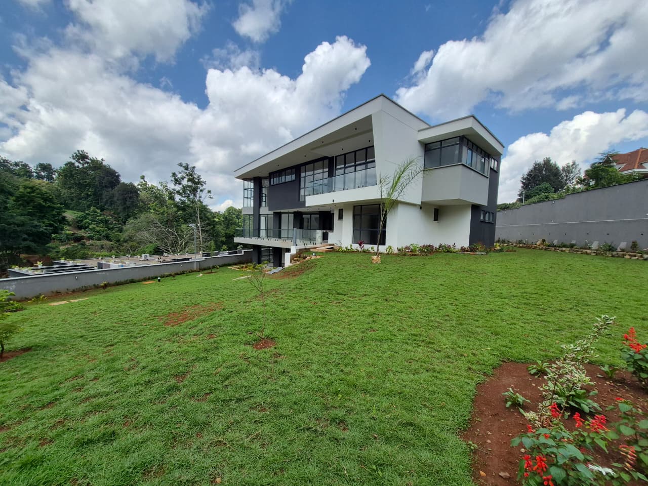Exclusive 5-Bedroom Residence for Sale in Nyari Estate. thumbnail 19