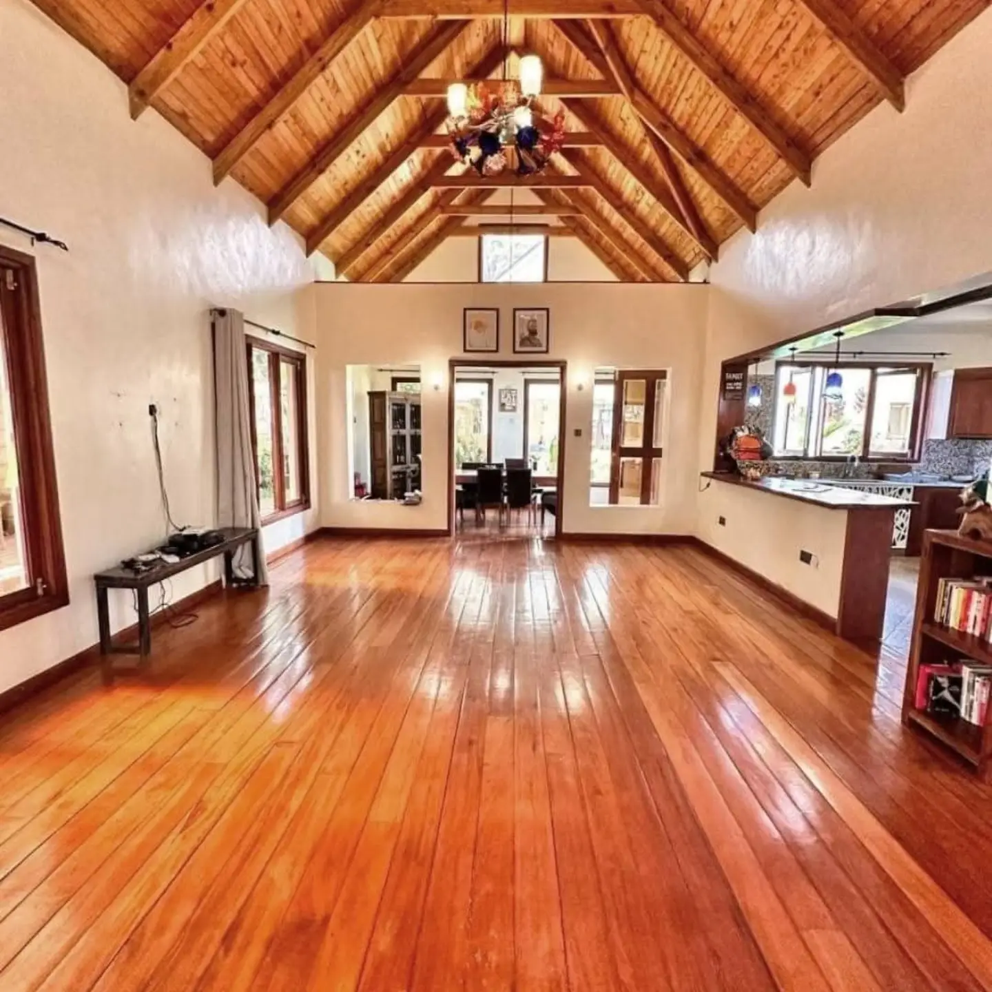 Spacious 7-Bedroom House for Sale in Nairobi thumbnail 4