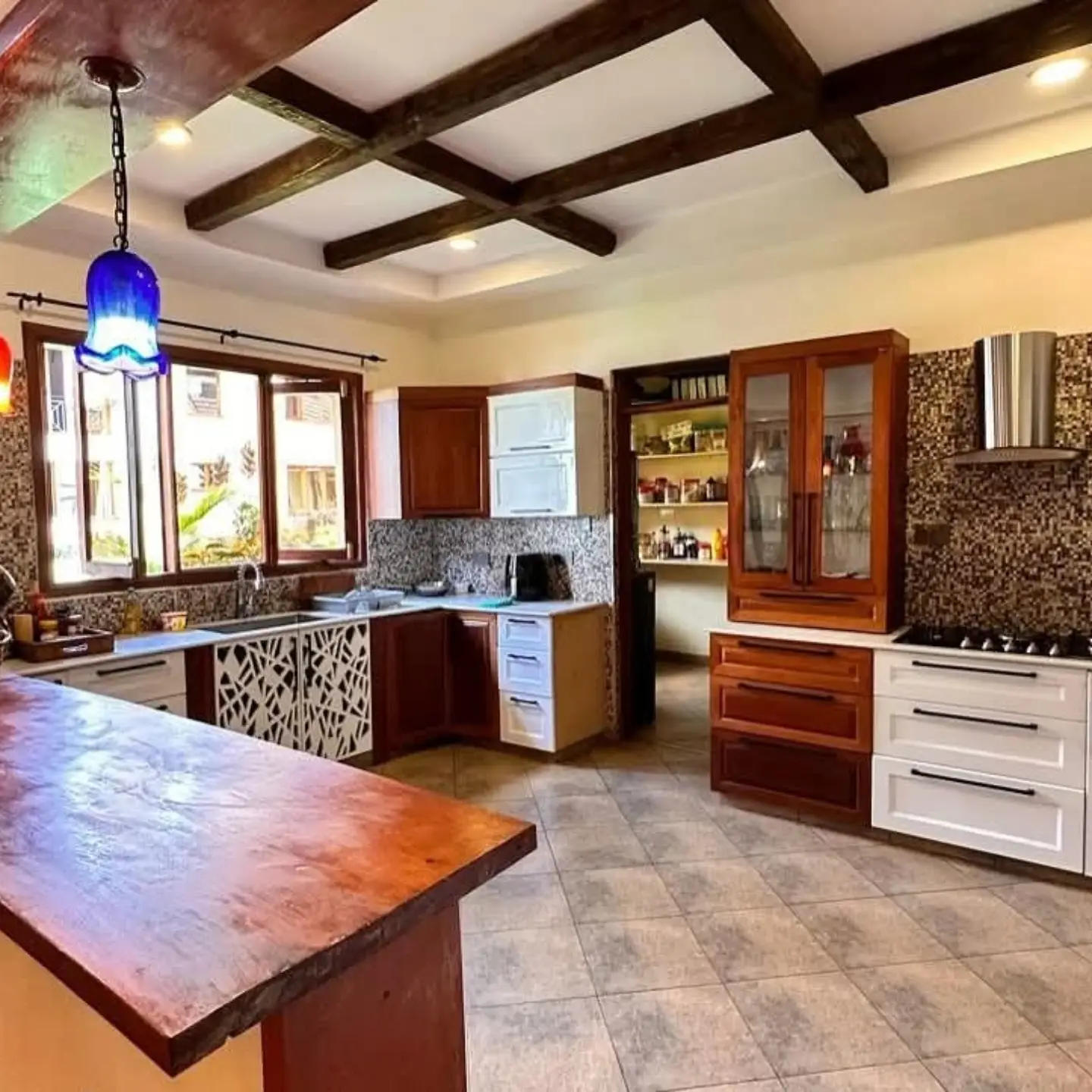 Spacious 7-Bedroom House for Sale in Nairobi thumbnail 13
