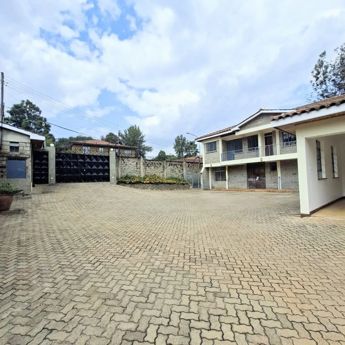 Serene 5 Bedroom Home for Rent in Kitisuru thumbnail 14