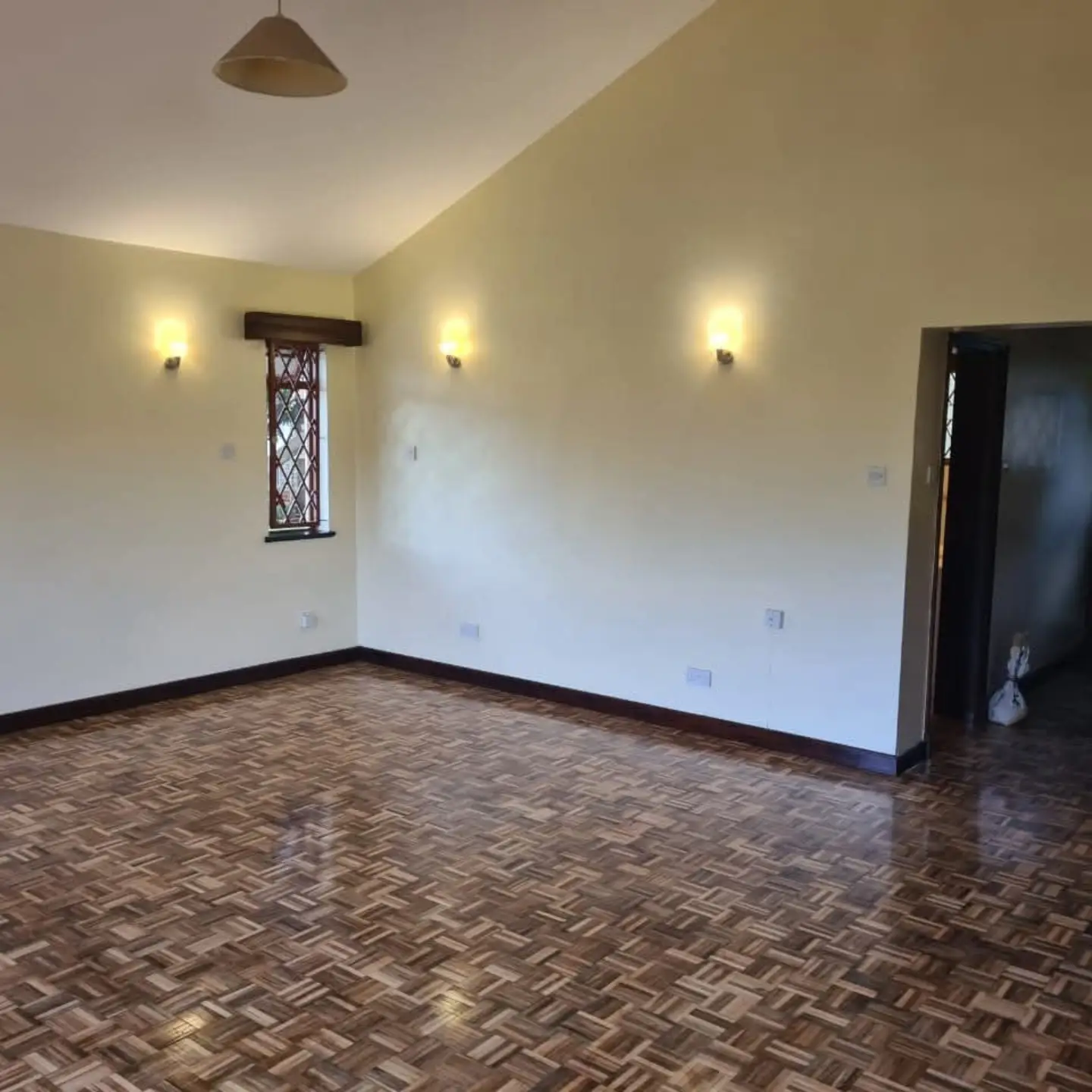Luxury 5 Bedroom House for Rent in Nairobi thumbnail 7