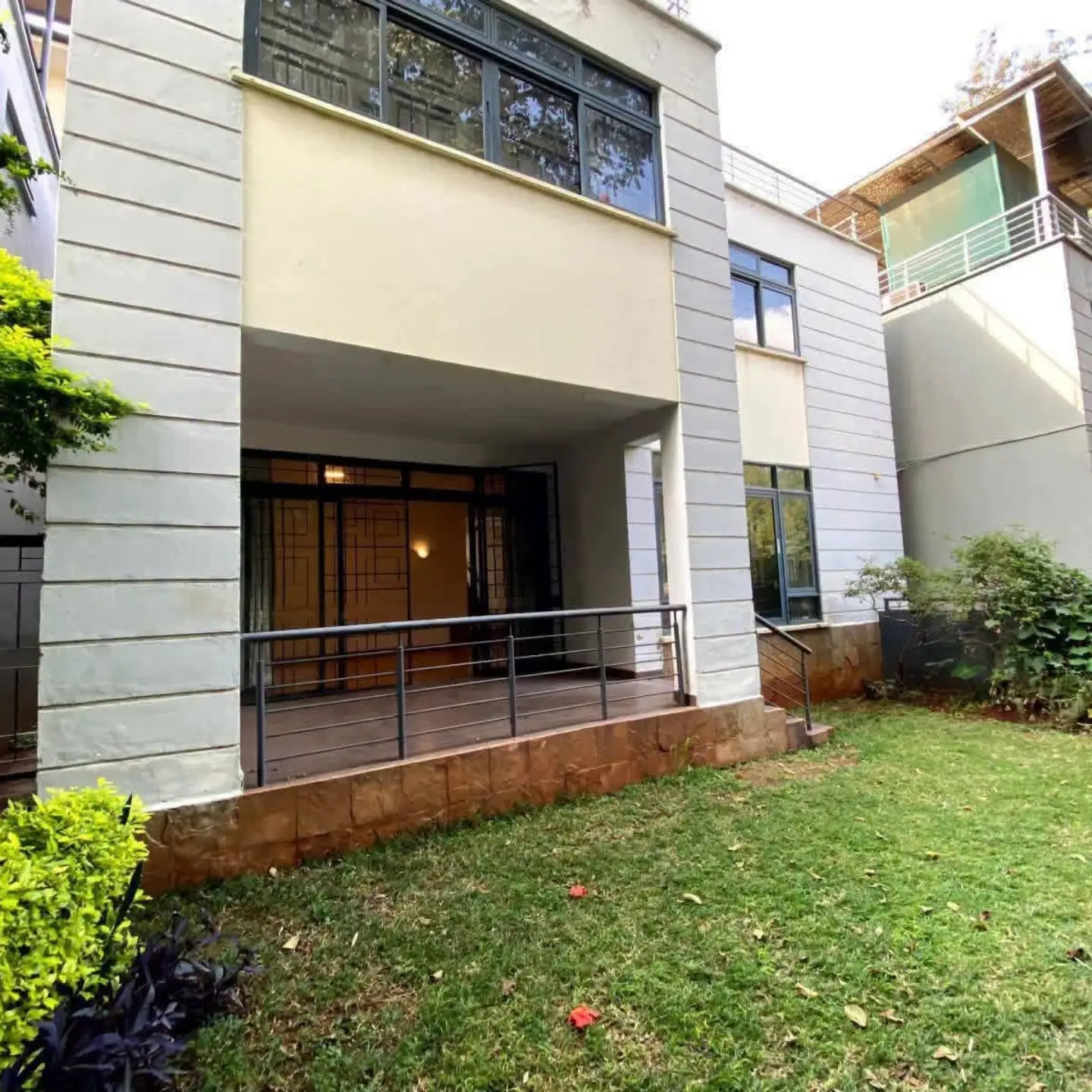 Modern 5 Bedroom Villa for Rent in Westlands thumbnail 2