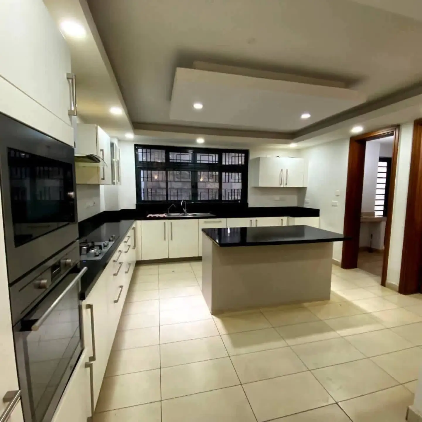 Modern 5 Bedroom Villa for Rent in Westlands thumbnail 8