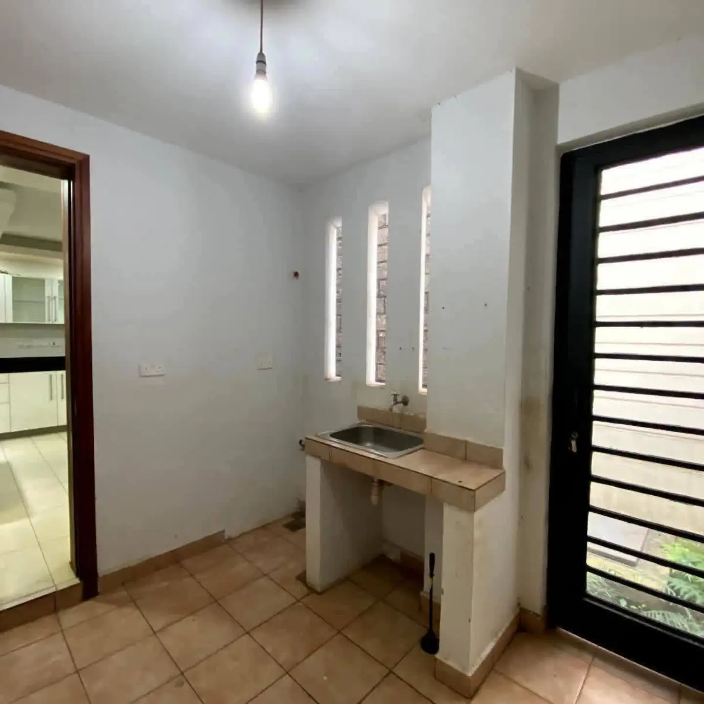 Modern 5 Bedroom Villa for Rent in Westlands thumbnail 14