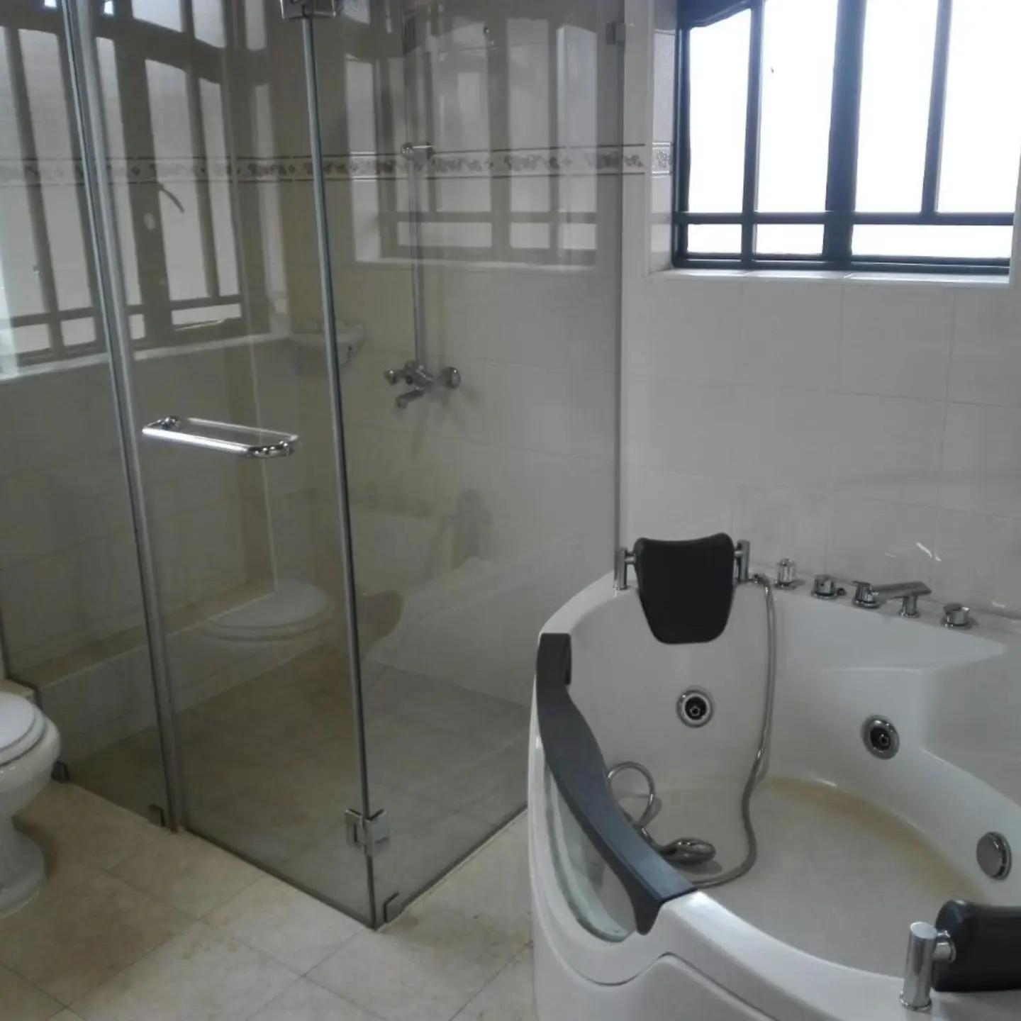 Luxury 6 Bedroom House For Sale in Runda thumbnail 6