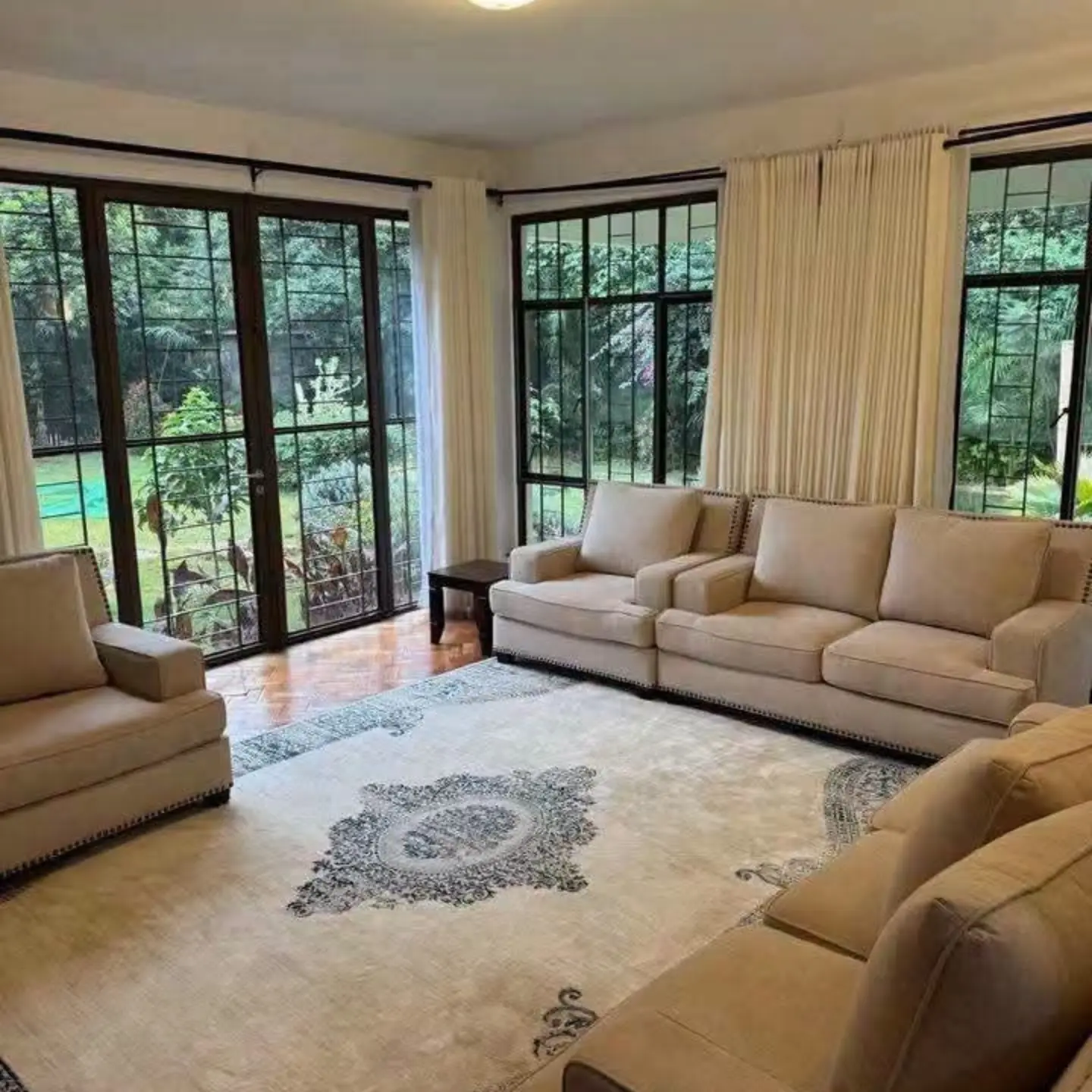 Luxury 5 Bedroom Villa for Rent in Runda thumbnail 2
