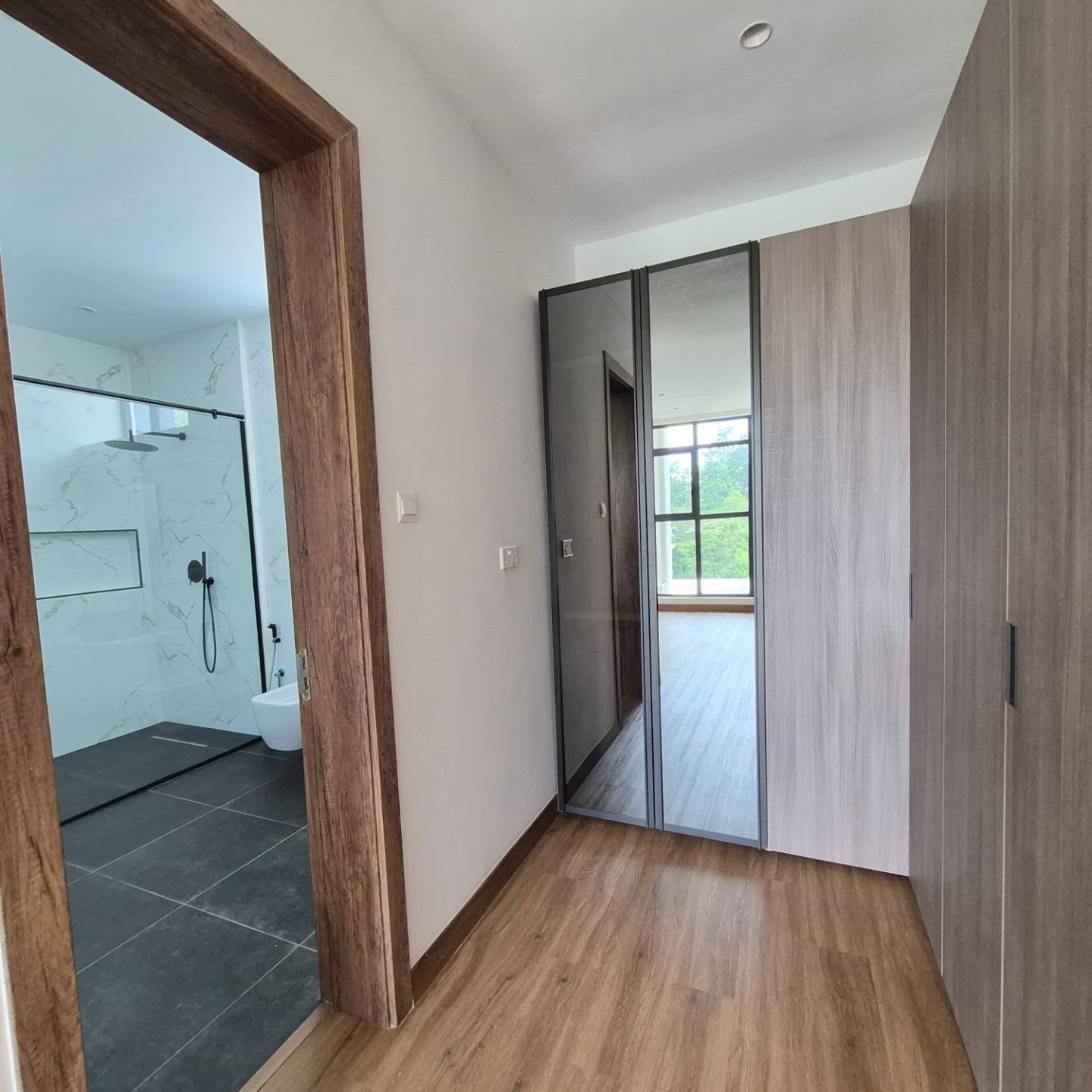 Modern 5 Bedroom Home for Sale in Nairobi thumbnail 9