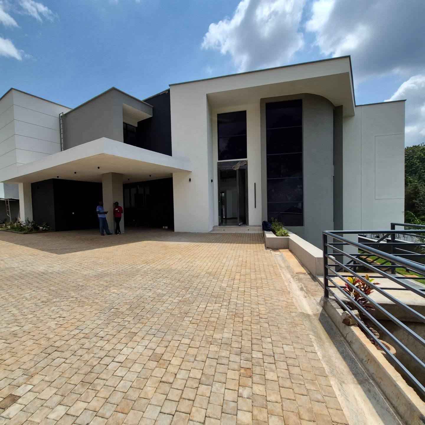 Modern 5 Bedroom Home for Sale in Nairobi thumbnail 14