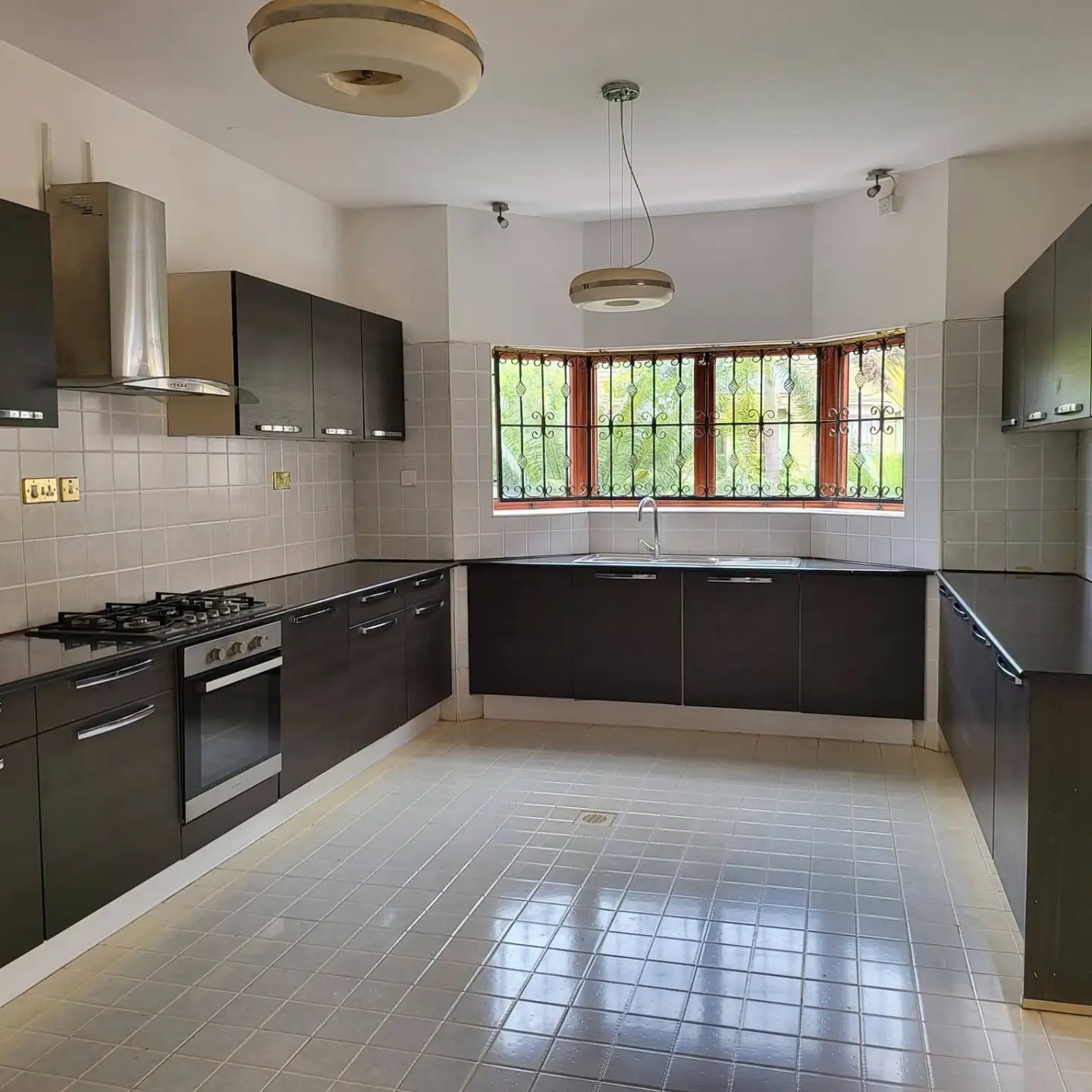 Modern 5 Bedroom Townhouse for Rent in Runda thumbnail 2