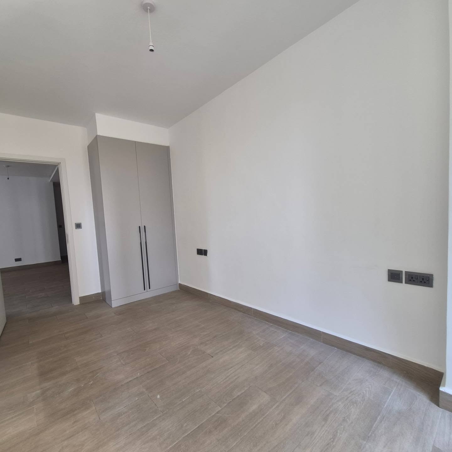 Spacious 2 Bedroom Apartment for Rent in Riverside thumbnail 3